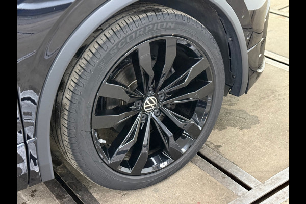 Volkswagen Tiguan 1.5 TSI R-Line | Vol leer | Harman/Kardon | HUD | Navi | Memory | Adaptive Cruise | DAB | Carplay | 20' inch