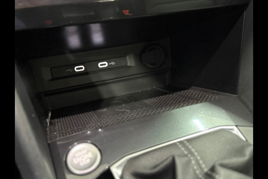 Volkswagen Tiguan 1.5 TSI R-Line | Vol leer | Harman/Kardon | HUD | Navi | Memory | Adaptive Cruise | DAB | Carplay | 20' inch