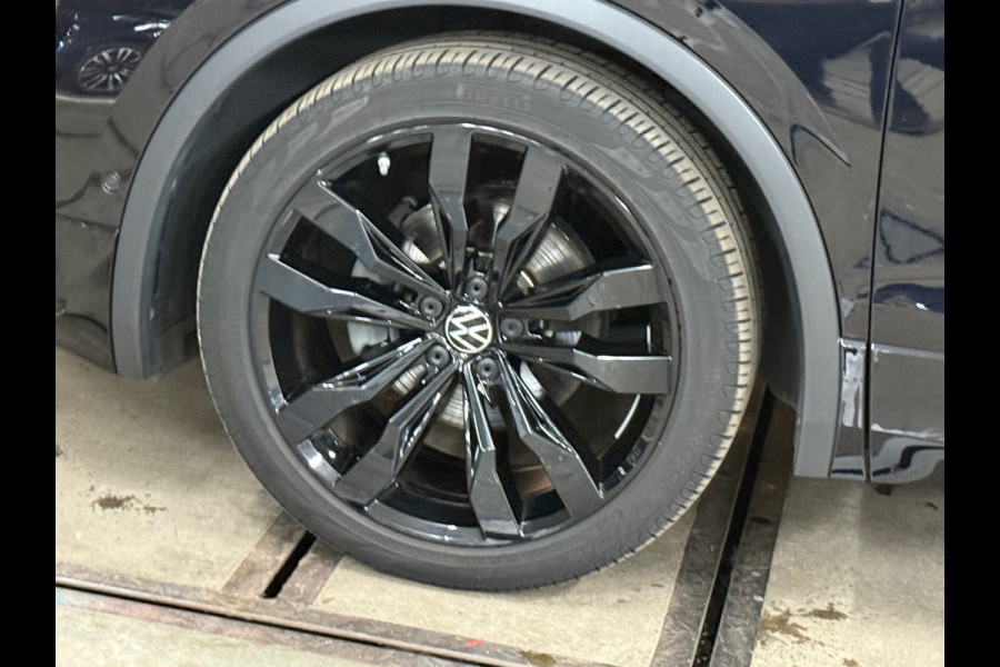 Volkswagen Tiguan 1.5 TSI R-Line | Vol leer | Harman/Kardon | HUD | Navi | Memory | Adaptive Cruise | DAB | Carplay | 20' inch