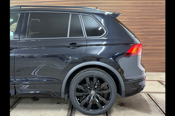 Volkswagen Tiguan 1.5 TSI R-Line | Vol leer | Harman/Kardon | HUD | Navi | Memory | Adaptive Cruise | DAB | Carplay | 20' inch