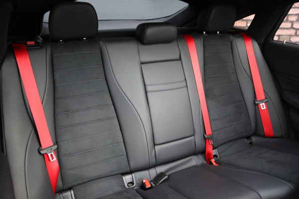 Mercedes-Benz GLE Coupé 350 d 4MATIC AMG Line | Luchtvering | Burmester | Panoramadak | Trekhaak | Surround Camera | Dodehoekassistent | Multibeam LED | Bekerhouder verwarmd |