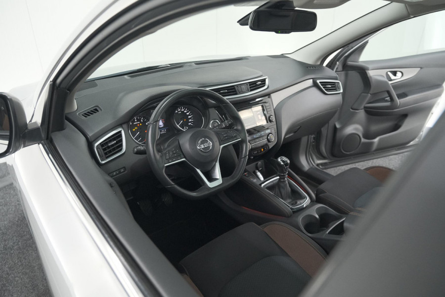 Nissan QASHQAI DIG-T 140pk N-Motion | Trekhaak | 360 Camera | Apple Carplay | Panoramadak