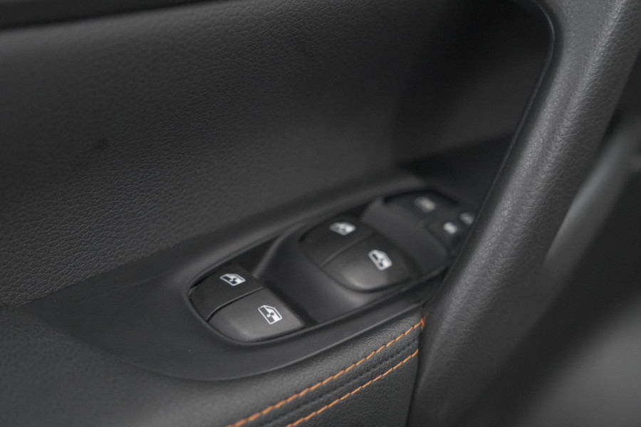 Nissan QASHQAI DIG-T 140pk N-Motion | Trekhaak | 360 Camera | Apple Carplay | Panoramadak