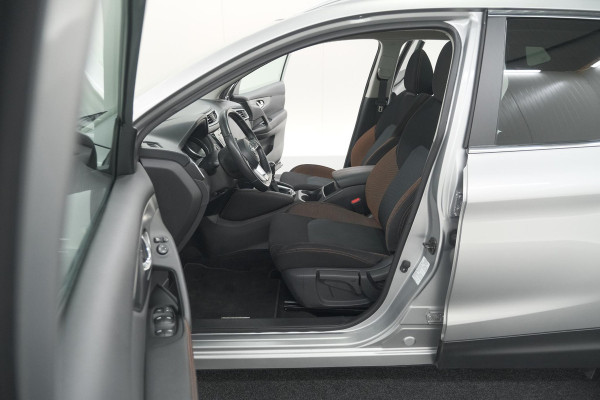 Nissan QASHQAI DIG-T 140pk N-Motion | Trekhaak | 360 Camera | Apple Carplay | Panoramadak