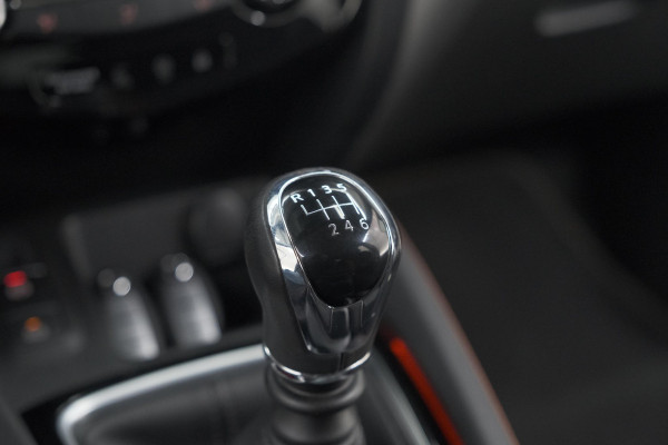 Nissan QASHQAI DIG-T 140pk N-Motion | Trekhaak | 360 Camera | Apple Carplay | Panoramadak