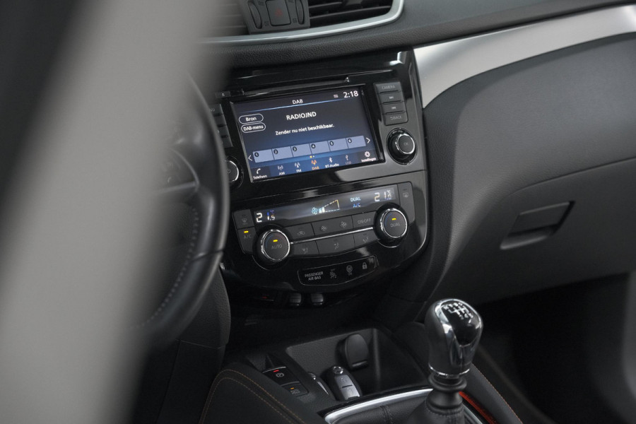 Nissan QASHQAI DIG-T 140pk N-Motion | Trekhaak | 360 Camera | Apple Carplay | Panoramadak