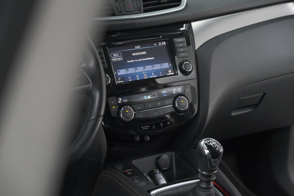 Nissan QASHQAI DIG-T 140pk N-Motion | Trekhaak | 360 Camera | Apple Carplay | Panoramadak