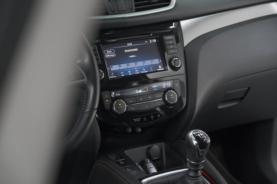 Nissan QASHQAI DIG-T 140pk N-Motion | Trekhaak | 360 Camera | Apple Carplay | Panoramadak