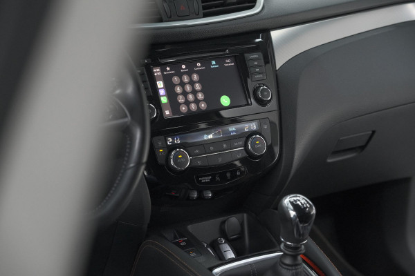 Nissan QASHQAI DIG-T 140pk N-Motion | Trekhaak | 360 Camera | Apple Carplay | Panoramadak