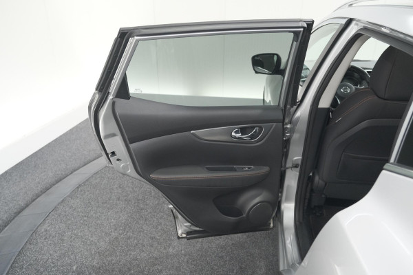 Nissan QASHQAI DIG-T 140pk N-Motion | Trekhaak | 360 Camera | Apple Carplay | Panoramadak