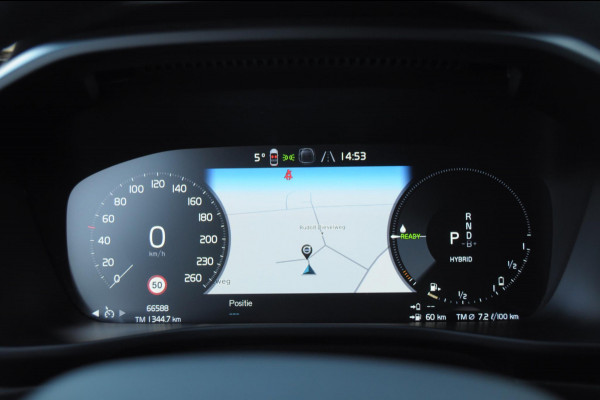 Volvo XC40 T4 211PK Automaat Plus Dark / Elektrische stoelen met geheugen / stuur - en stoelverwarming / Cruise control / Harman kardon audio / elektrische achterklep / Parkeersensoren met camers