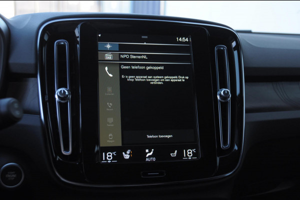 Volvo XC40 T4 211PK Automaat Plus Dark / Elektrische stoelen met geheugen / stuur - en stoelverwarming / Cruise control / Harman kardon audio / elektrische achterklep / Parkeersensoren met camers