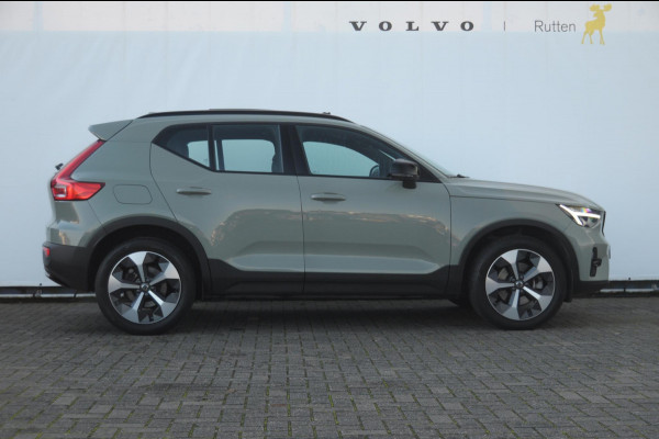 Volvo XC40 B3 163PK Automaat Ultimate Dark / Panoramadak / Adaptive cruise control / Elektrische stoelen / Harman Kardon audio / Pilot assist / BLIS / Stoel en stuur verwarming / Elektrische achterklep / Parkeersensoren met camera / Google infotainment