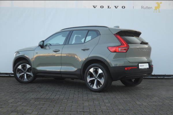 Volvo XC40 B3 163PK Automaat Ultimate Dark / Panoramadak / Adaptive cruise control / Elektrische stoelen / Harman Kardon audio / Pilot assist / BLIS / Stoel en stuur verwarming / Elektrische achterklep / Parkeersensoren met camera / Google infotainment