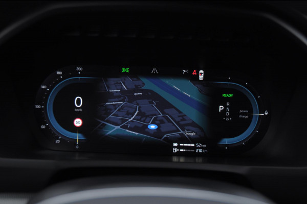 Volvo XC40 B3 163PK Automaat Ultimate Dark / Panoramadak / Adaptive cruise control / Elektrische stoelen / Harman Kardon audio / Pilot assist / BLIS / Stoel en stuur verwarming / Elektrische achterklep / Parkeersensoren met camera / Google infotainment