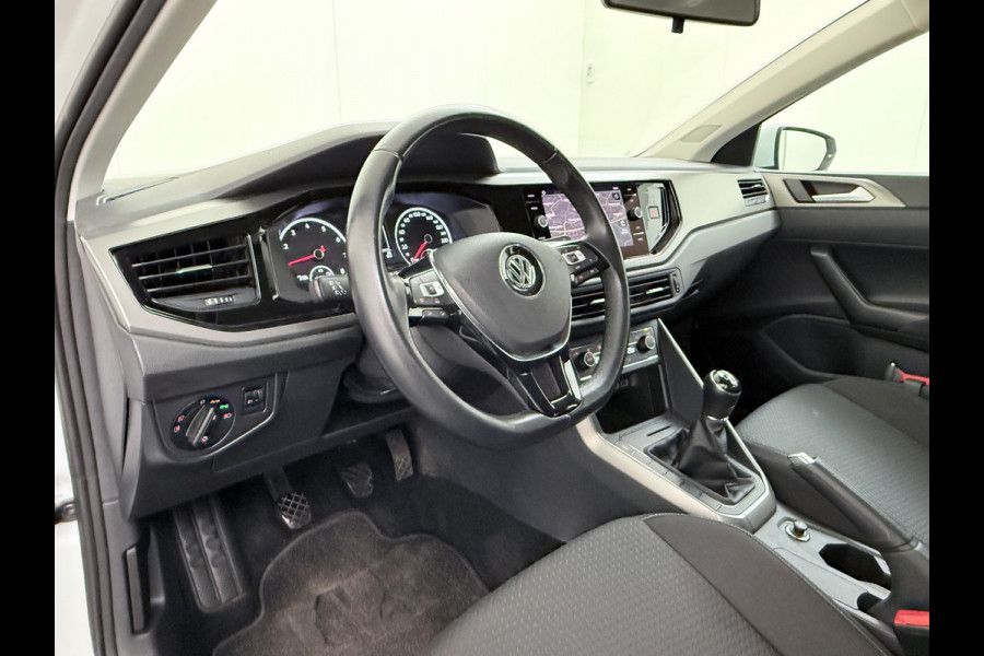 Volkswagen Polo 1.0TGI CNG Aardgas Navi Climatronic Apple Carplay Android Auto Cruise Control Comfortline Executive-pakket DAB+ Bluetooth App-Connect Led 1e Eigenaar Origineel Nederlandse Auto Compressed Natural Gas