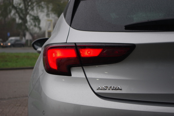 Opel Astra 1.0 Turbo 105 PK 120 Jaar Edition, Climate Control, Navigatie