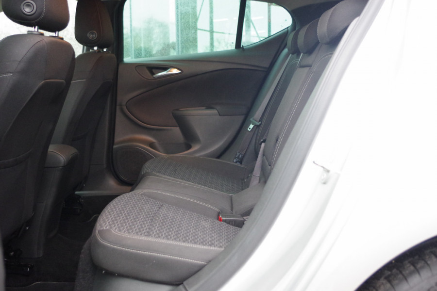 Opel Astra 1.0 Turbo 105 PK 120 Jaar Edition, Climate Control, Navigatie