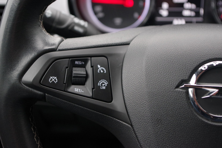 Opel Astra 1.0 Turbo 105 PK 120 Jaar Edition, Climate Control, Navigatie