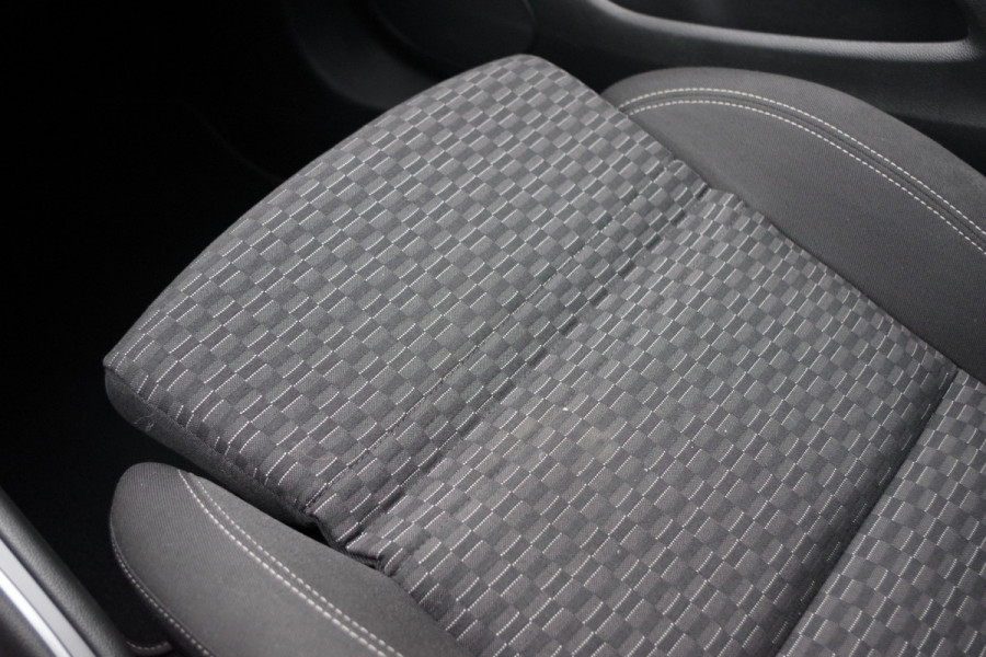 Opel Astra 1.0 Turbo 105 PK 120 Jaar Edition, Climate Control, Navigatie