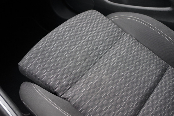 Opel Astra 1.0 Turbo 105 PK 120 Jaar Edition, Climate Control, Navigatie