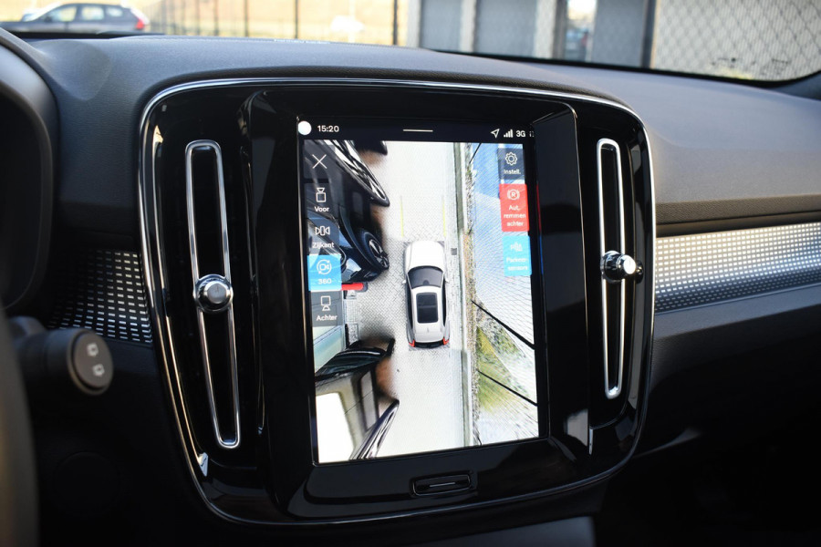 Volvo EX40 252PK Single Motor Extended Range 82 kWh Plus / Lounge Pakket / Extra getint glas / 360 Camera / 20'' velgen / Panoramadak / Zwart dak / Harman Kardon / Microtech/Nubuck