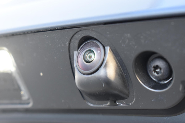 Volvo EX40 252PK Single Motor Extended Range 82 kWh Plus / Lounge Pakket / Extra getint glas / 360 Camera / 20'' velgen / Panoramadak / Zwart dak / Harman Kardon / Microtech/Nubuck