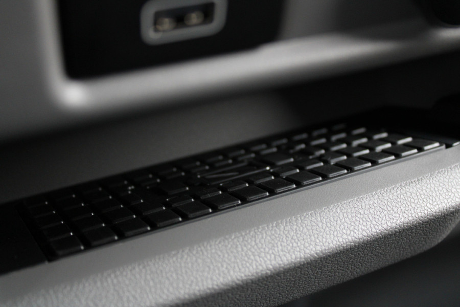 Ford Transit Custom 320 2.0 TDCI L1H1 Sport 170pk - 2x Schuifdeur - 19" LM velgen - ACC - Blind spot - Navi - Camera - Verwarmd stuur - 70l tank - R