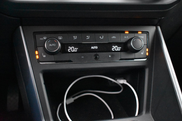 Volkswagen Polo 1.0 TSI Highline | STOELVERWARMING | ADAPTIEVE CRUISE CONTROLE | CLIMATE CONTROLE | PARKEERSENSOREN VOOR EN ACHTER