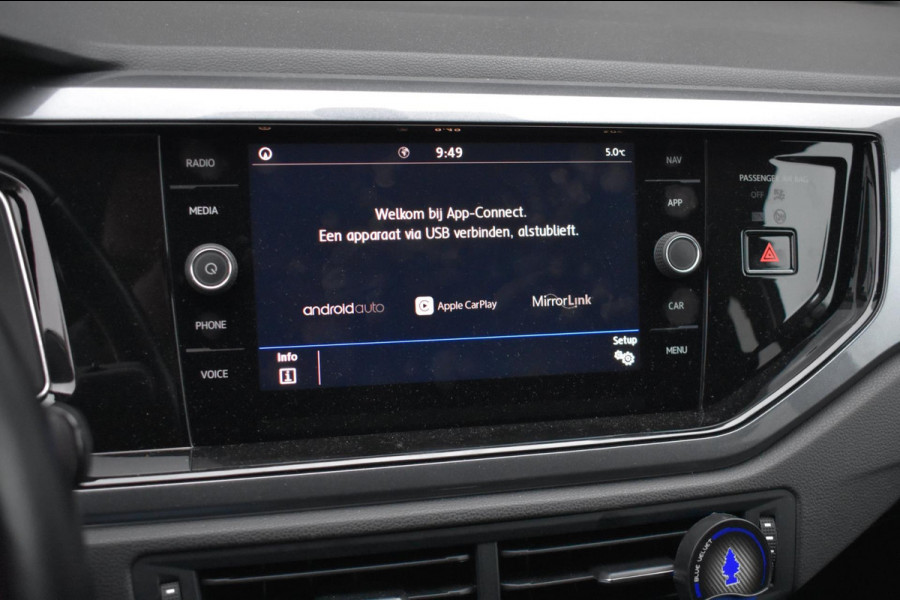 Volkswagen Polo 1.0 TSI Highline | STOELVERWARMING | ADAPTIEVE CRUISE CONTROLE | CLIMATE CONTROLE | PARKEERSENSOREN VOOR EN ACHTER