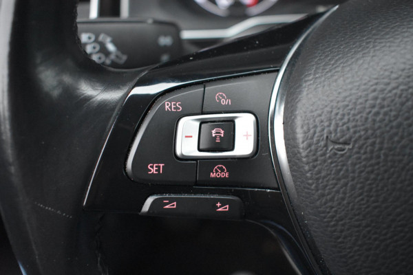 Volkswagen Polo 1.0 TSI Highline | STOELVERWARMING | ADAPTIEVE CRUISE CONTROLE | CLIMATE CONTROLE | PARKEERSENSOREN VOOR EN ACHTER