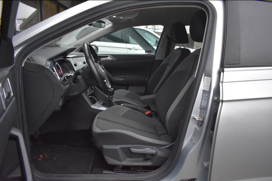 Volkswagen Polo 1.0 TSI Highline | STOELVERWARMING | ADAPTIEVE CRUISE CONTROLE | CLIMATE CONTROLE | PARKEERSENSOREN VOOR EN ACHTER