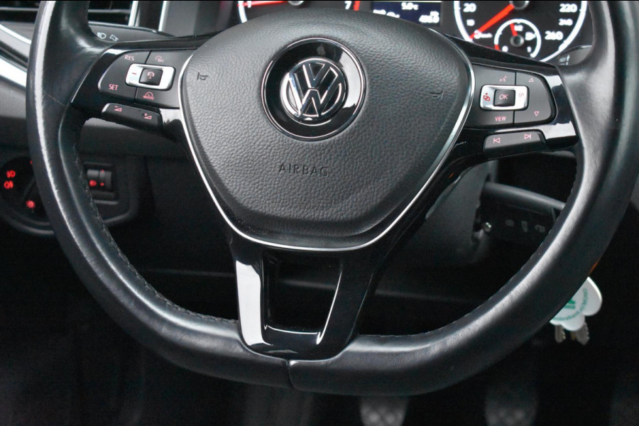 Volkswagen Polo 1.0 TSI Highline | STOELVERWARMING | ADAPTIEVE CRUISE CONTROLE | CLIMATE CONTROLE | PARKEERSENSOREN VOOR EN ACHTER