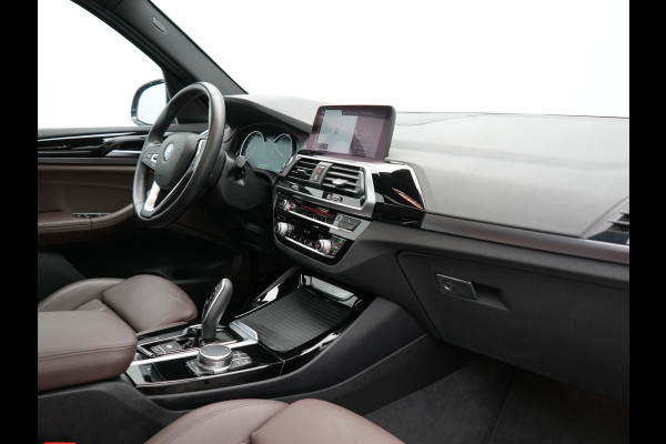 BMW X3 sDrive20i High Executive 184pk Dealer O.H. 34.624 KM | Panodak | Head Up | Camera | Lederen Sportstoelen Verwarmd | Keyless | Navigatie | Cruise Control | DAB |