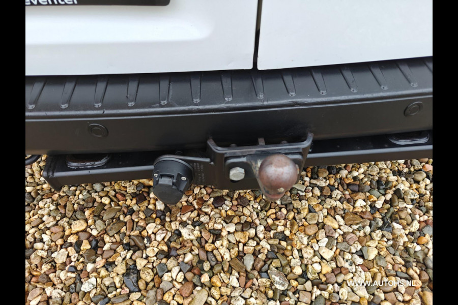 Ford Transit Custom 300 2.0 TDCI L2H1 Euro 6 , Camera , navi , apk okt 2026 , Distributie vervangen , nette bus.