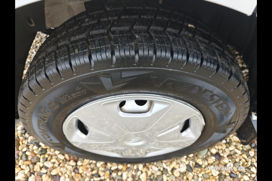 Ford Transit Custom 300 2.0 TDCI L2H1 Euro 6 , Camera , navi , apk okt 2026 , Distributie vervangen , nette bus.