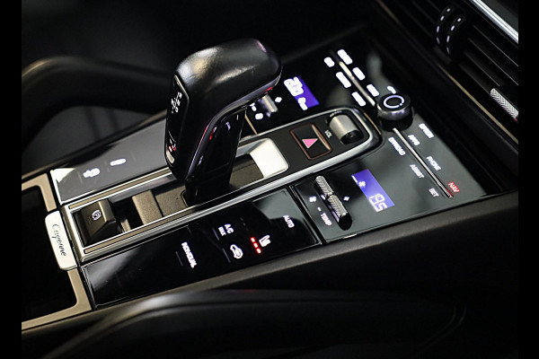 Porsche Cayenne Coupé 3.0 E-Hybrid / Acc / Sport Chrono / Leder / Pano / Memory / Bose / 360 Camera / Trekhaak / 21 Inch