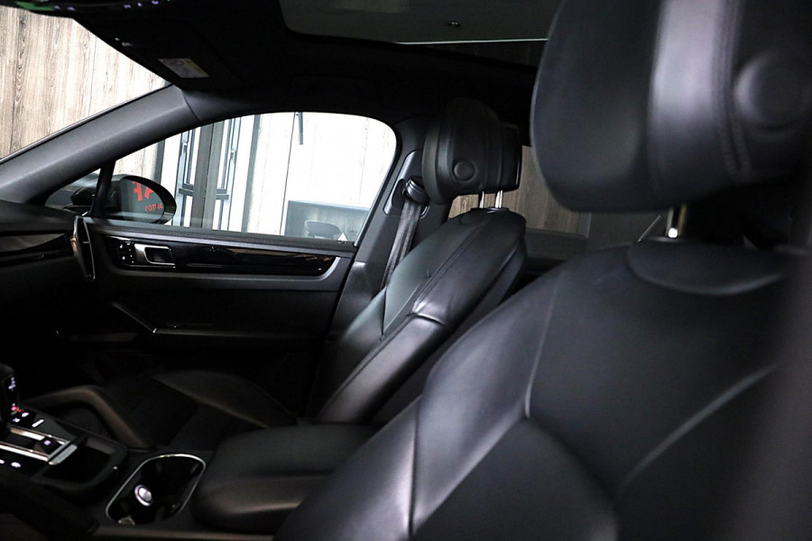 Porsche Cayenne Coupé 3.0 E-Hybrid / Acc / Sport Chrono / Leder / Pano / Memory / Bose / 360 Camera / Trekhaak / 21 Inch