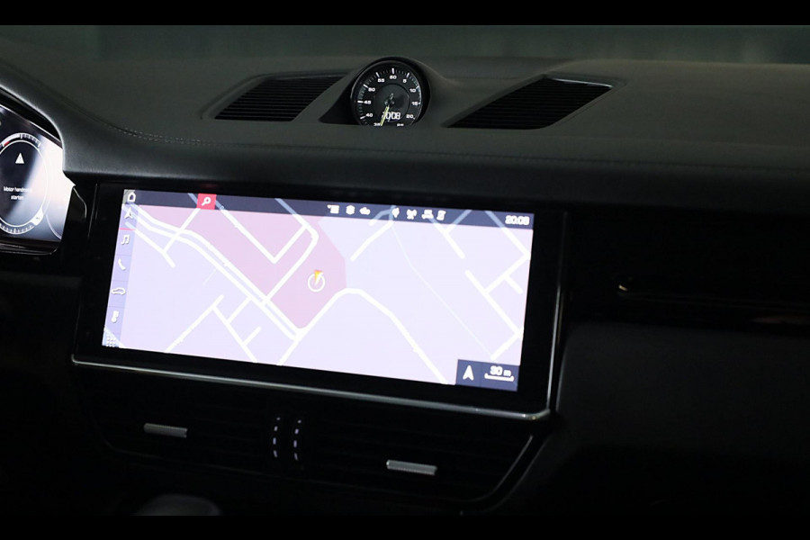 Porsche Cayenne Coupé 3.0 E-Hybrid / Acc / Sport Chrono / Leder / Pano / Memory / Bose / 360 Camera / Trekhaak / 21 Inch