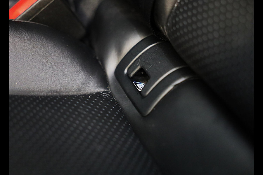 Porsche Cayenne Coupé 3.0 E-Hybrid / Acc / Sport Chrono / Leder / Pano / Memory / Bose / 360 Camera / Trekhaak / 21 Inch