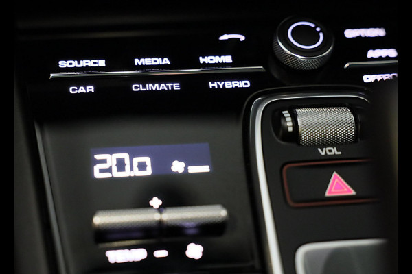 Porsche Cayenne Coupé 3.0 E-Hybrid / Acc / Sport Chrono / Leder / Pano / Memory / Bose / 360 Camera / Trekhaak / 21 Inch