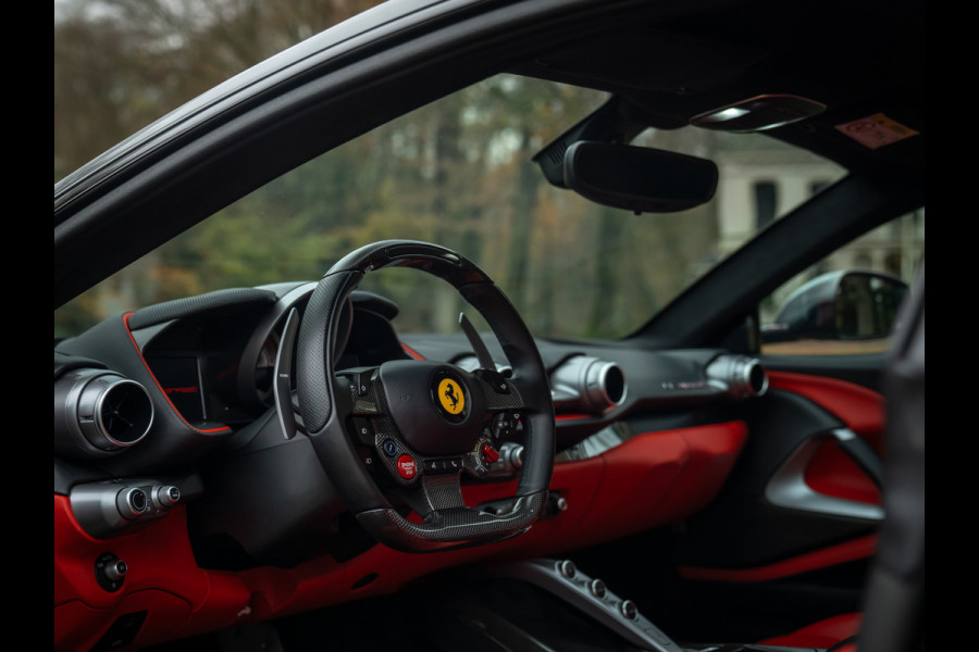 Ferrari 812 Superfast | Daytona Racing Seats | Lift | Pass. display | JBL | Adaptieve koplampen | Camera's