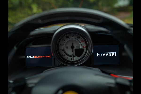 Ferrari 812 Superfast | Daytona Racing Seats | Lift | Pass. display | JBL | Adaptieve koplampen | Camera's