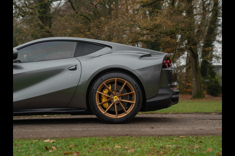 Ferrari 812 Superfast | Daytona Racing Seats | Lift | Pass. display | JBL | Adaptieve koplampen | Camera's