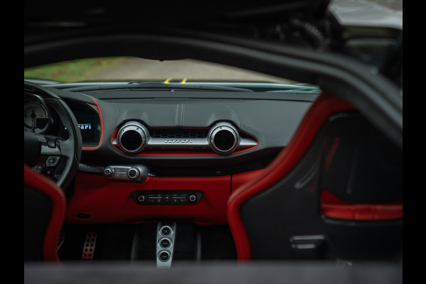 Ferrari 812 Superfast | Daytona Racing Seats | Lift | Pass. display | JBL | Adaptieve koplampen | Camera's