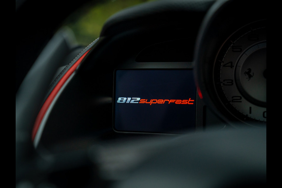 Ferrari 812 Superfast | Daytona Racing Seats | Lift | Pass. display | JBL | Adaptieve koplampen | Camera's