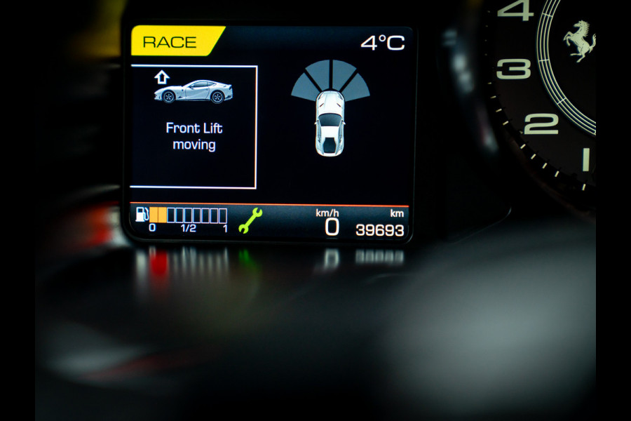 Ferrari 812 Superfast | Daytona Racing Seats | Lift | Pass. display | JBL | Adaptieve koplampen | Camera's