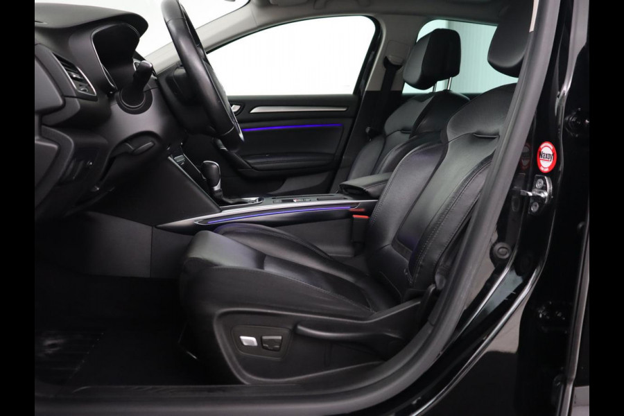 Renault Mégane 1.2 TCe Bose | Panoramadak | Leder | Stoelverwarming | Head-Up | Trekhaak | Sfeerverlichting | Massage | Full LED | Navigatie | Climate control | Parkeerhulp | Cruise control