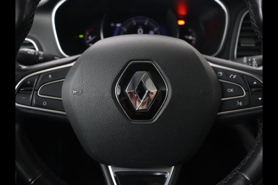 Renault Mégane 1.2 TCe Bose | Panoramadak | Leder | Stoelverwarming | Head-Up | Trekhaak | Sfeerverlichting | Massage | Full LED | Navigatie | Climate control | Parkeerhulp | Cruise control