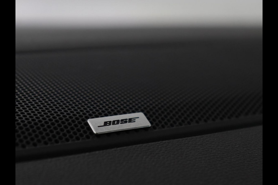 Renault Mégane 1.2 TCe Bose | Panoramadak | Leder | Stoelverwarming | Head-Up | Trekhaak | Sfeerverlichting | Massage | Full LED | Navigatie | Climate control | Parkeerhulp | Cruise control